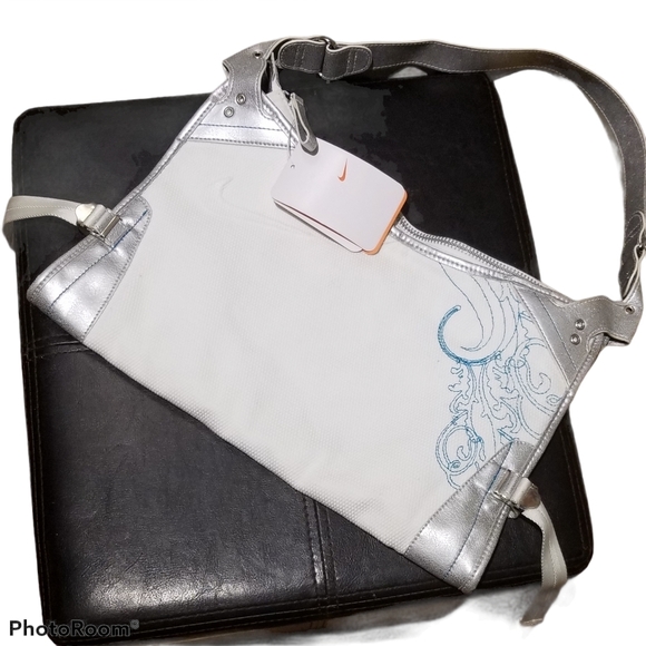 Nike Handbags - NIKE Shoulder Bag